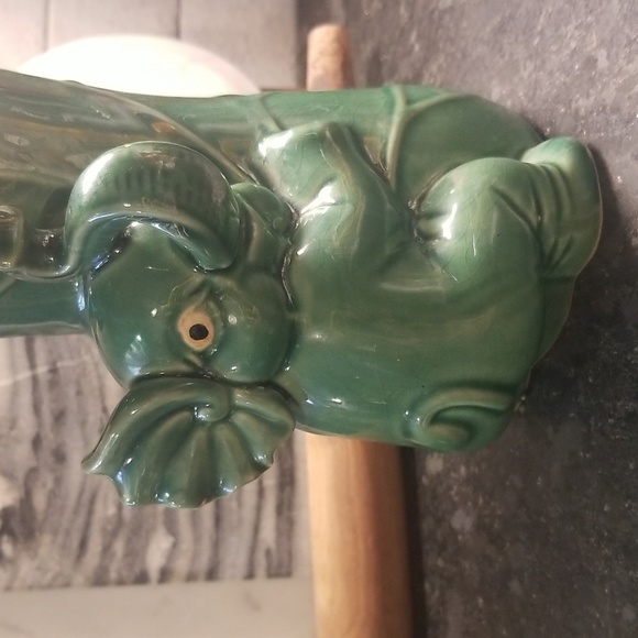 Vintage Elephant Crackle Ceramic Green Art Pottery Vase/Planter - Picture 2 of 9